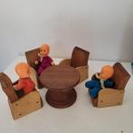 Handgemaakt houten poppenhuis tafeltje met stoelen, Ophalen of Verzenden, Zo goed als nieuw, Toebehoren