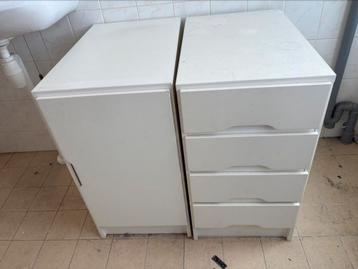 2 mooie witte kastjes