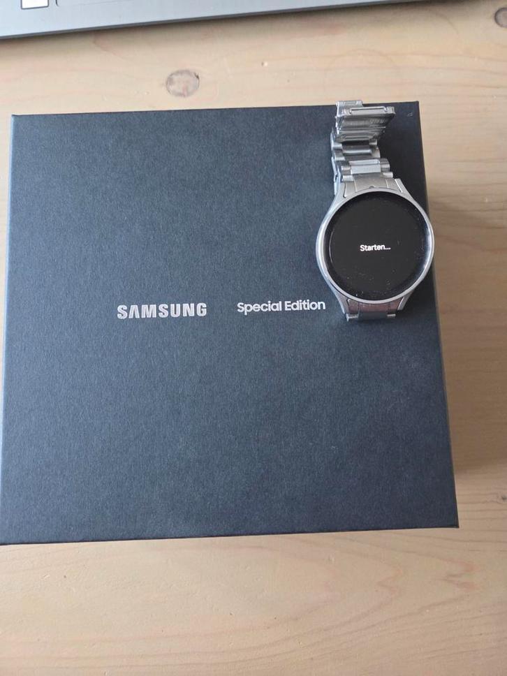 Samsung Galaxy Watch 5 Pro Special Edition, Sieraden, Tassen en Uiterlijk, Smartwatches, Zo goed als nieuw, Android, Zilver, Afstand