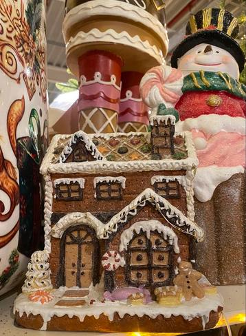 Gingerbread huis met licht beschikbaar voor biedingen