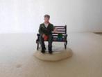 Lemax Man op Bankje met Cadeautjes  31J, Ophalen of Verzenden, Zo goed als nieuw