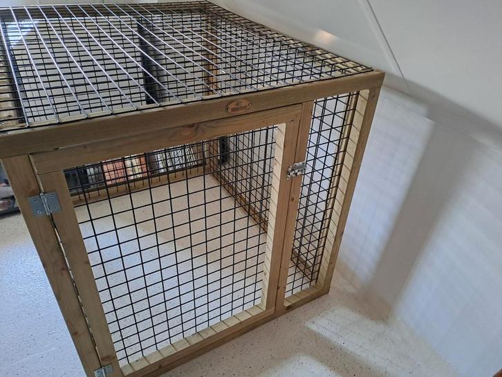 Verblijf te koop, Dieren en Toebehoren, Hondenhokken, Zo goed als nieuw, 100 cm of meer, 110 cm of meer, Ophalen of Verzenden