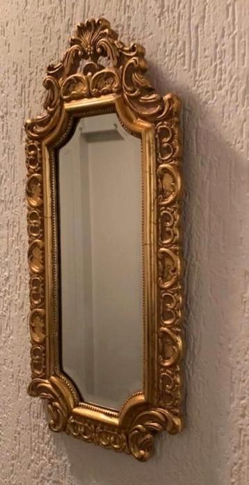 Gouden Halspiegel met Sierlijke Lijst
 beschikbaar voor biedingen