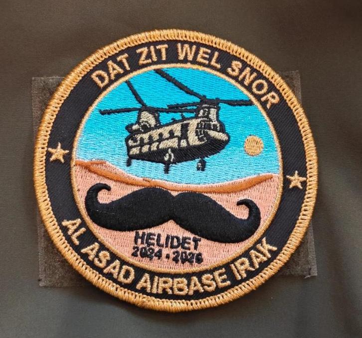 Luchtmacht Embleem - Al Asad Airbase Irak, Verzamelen, Militaria | Algemeen, Luchtmacht, Embleem of Badge, Azië, Ophalen of Verzenden