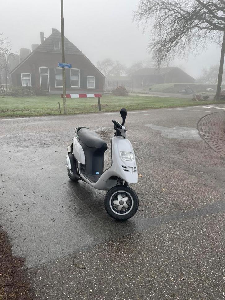 Piaggio Typhoon – Brom  ALLEEN DEZE WEEK €2000, Fietsen en Brommers, Snorfietsen en Snorscooters, Zo goed als nieuw, Piaggio, Tweetakt