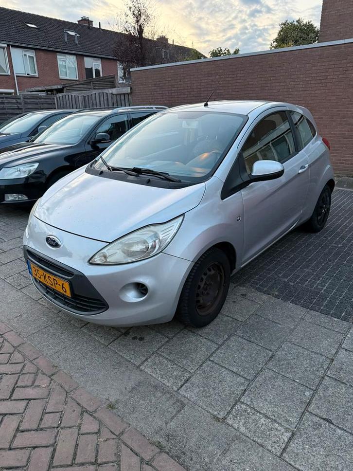 Ford Ka 1.2 51KW 2010 GRIJS NAP, Auto's, Ford, Particulier, Ka, Benzine, B, Hatchback, Handgeschakeld, Origineel Nederlands, Zilver of Grijs