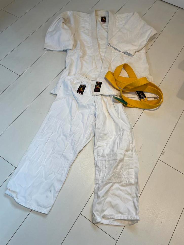 Judopak - Complete Set, Sport en Fitness, Vechtsporten en Zelfverdediging, Gebruikt, Judo, Vechtsportpak, Maat XS of kleiner, Ophalen