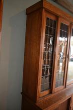 Prachtige grote antieke eiken houten Art Deco vitrinekast., Antiek en Kunst, Verzenden