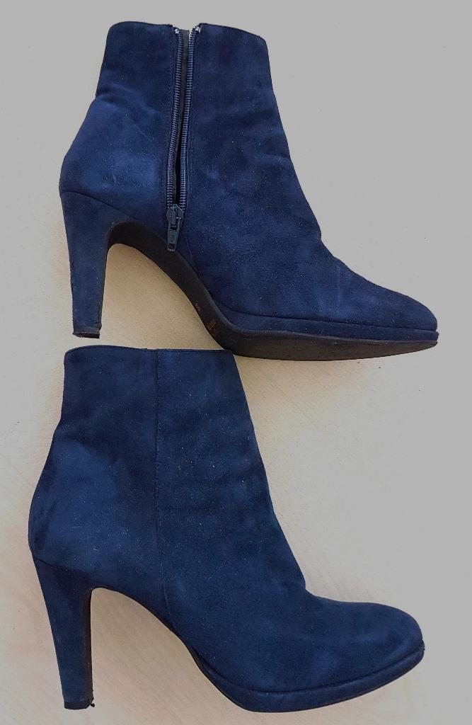 ENKELLAARSJES VERA GOMMA navy/donkerblauw mt 39, TASJE, Kleding | Dames, Schoenen, Nieuw, Lage of Enkellaarzen, Blauw, Ophalen of Verzenden