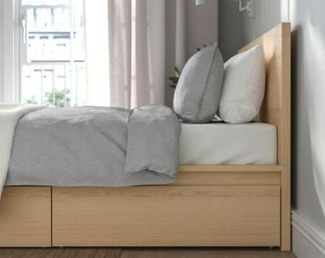 Bed met lades en lattenbodem 