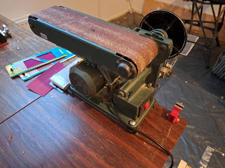 Ferm BS-700 Bandschuurmachine, Doe-het-zelf en Verbouw, Motoren, Gebruikt, Elektromotor, 1800 rpm of meer, Ophalen