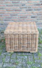 Rieten Rotan hocker voetenbank bijzettafel salontafel, Huis en Inrichting, Ophalen, Boho, Riet of Rotan, 50 tot 75 cm