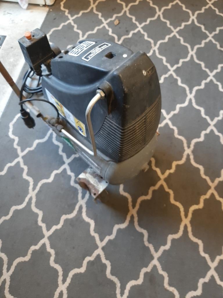 Airpress Compressor - Gebruikt, Gebruikt, 6 tot 10 bar, Ophalen of Verzenden, Minder dan 200 liter/min