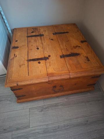Salontafel/ dekenkist hout beschikbaar voor biedingen