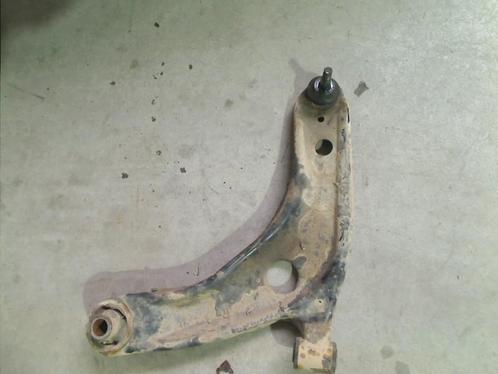 DRAAGARM LINKS VOOR Toyota Yaris III (P13) (01-2010/09-2020), Auto-onderdelen, Ophanging en Onderstel, Toyota, Gebruikt