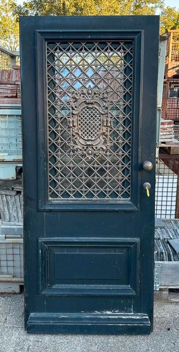 Diverse antieke voordeuren /  buitendeur, enkele en dubbele. beschikbaar voor biedingen