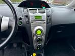 Toyota Yaris 1.3vvti 2007 5drs NIEUWE APK|KEYLESS|AIRCO, Voorwielaandrijving, Euro 5, Stof, Zwart