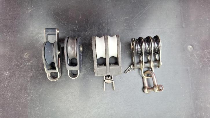 Diverse kunststof blokken, Watersport en Boten, Accessoires en Onderhoud, Gebruikt, Lijn of Blok, Ophalen of Verzenden