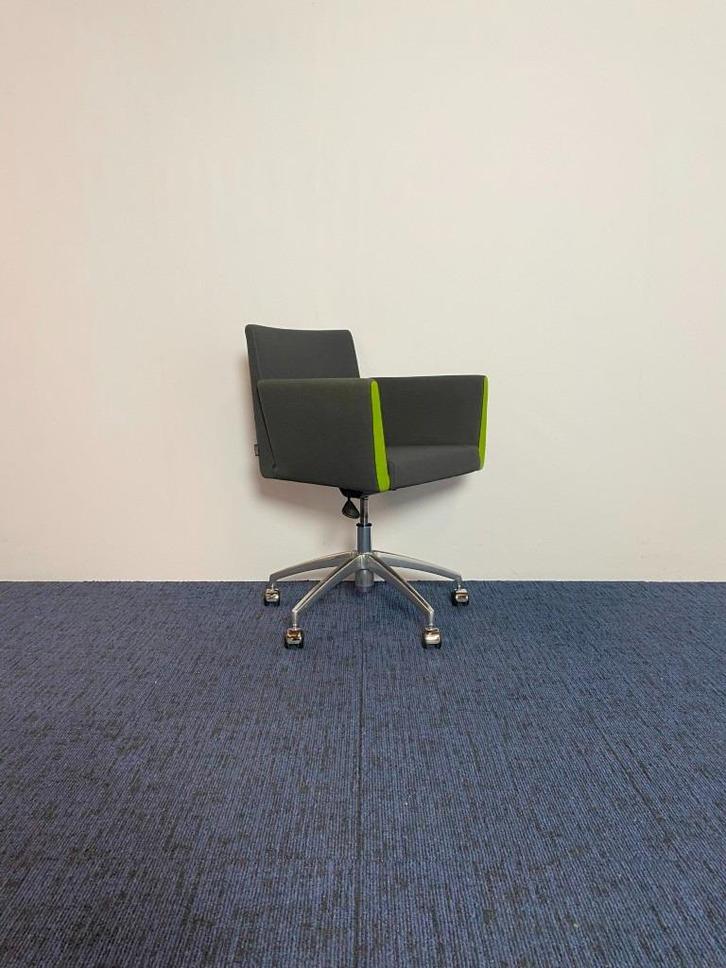 8 x Vergaderstoel Artifort Paco - antraciet/groen,, Huis en Inrichting, Stoelen, Gebruikt, Vijf, Zes of meer stoelen, Stof, Overige kleuren