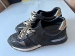 Louis Vuitton run away sneakers origineel maat 40 blauw, Kleding | Heren, Schoenen, Blauw, Ophalen of Verzenden, Sneakers of Gympen