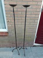 2 antieke smeedijzeren kandelaars 128 cm, Antiek en Kunst, Antiek | Kandelaars, Ophalen