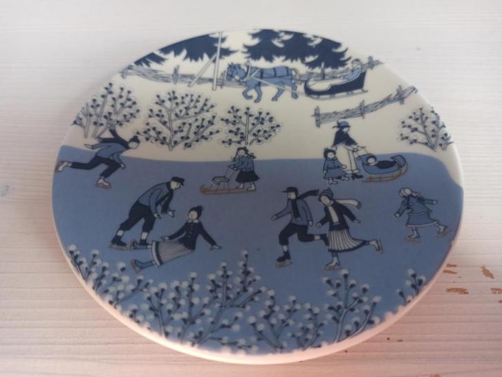 Arabia Finland wandbord - design Raija Uosikkinen 12 cm, Huis en Inrichting, Woonaccessoires | Wanddecoraties, Zo goed als nieuw