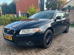 Volvo V70 2.5 T AUT 2008 Zwart 245PK T5, 1800 kg, Stationwagon, Particulier, 92 €/maand