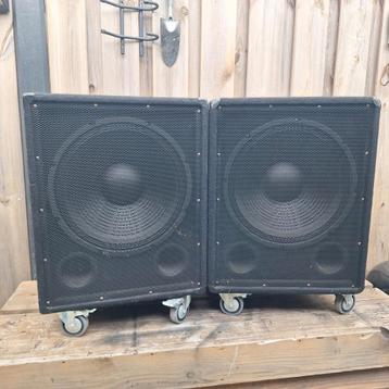 Te koop 2x  15 inch sub , merk Omnitronic 400w rms. beschikbaar voor biedingen