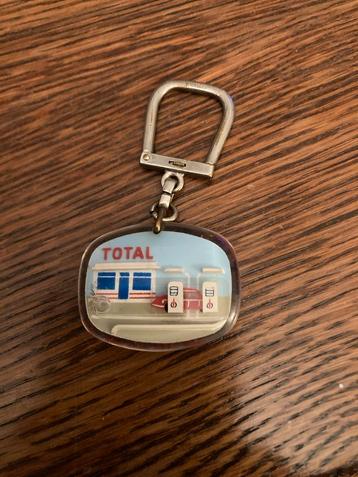 Vintage Total Tankstation Sleutelhanger Citroën beschikbaar voor biedingen