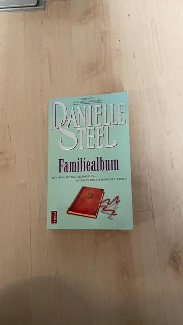 Danielle Steel - Familiealbum beschikbaar voor biedingen