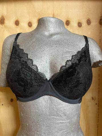 Wacoal push up maat 75f model lace beschikbaar voor biedingen