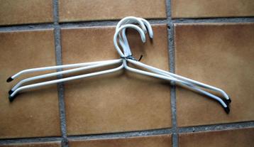vintage : Dutch Design Tomado kledinghangers met dopjes beschikbaar voor biedingen