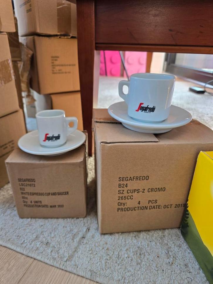 NEW Segafredo Zanetti Coffee Cups, Huis en Inrichting, Keuken | Servies, Nieuw, Kop(pen) en/of Schotel(s), Overige stijlen, Ophalen