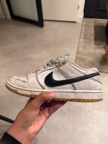Nike SB Dunk Low - Wit/Zwart - Maat 38,5 beschikbaar voor biedingen