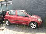 Toyota Yaris mooi auto voor export BJ 2002!! benzine Airco!, Handgeschakeld, Particulier, Yaris, Rood