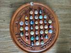 Solitaire houtgesneden bordspel met halfedelstenen knikkers, Hobby en Vrije tijd, Gezelschapsspellen | Bordspellen, Een of twee spelers