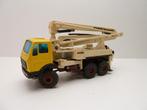 Mercedes SK met betonpomp  '' Conrad '', Hobby en Vrije tijd, Modelauto's | 1:50, Ophalen of Verzenden, Gebruikt, Bus of Vrachtwagen