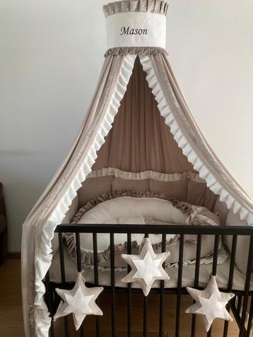 babynestje en boxen beschikbaar voor biedingen