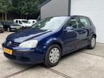 Volkswagen Golf 1.6 FSI Trendline | Airco | Cruise | NW APK, Auto's, Voorwielaandrijving, Gebruikt, Zwart, Blauw