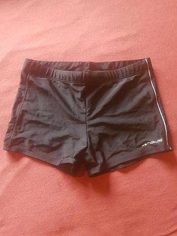 Zwarte Decathlon zwemshort M/L ***zgan***

 beschikbaar voor biedingen