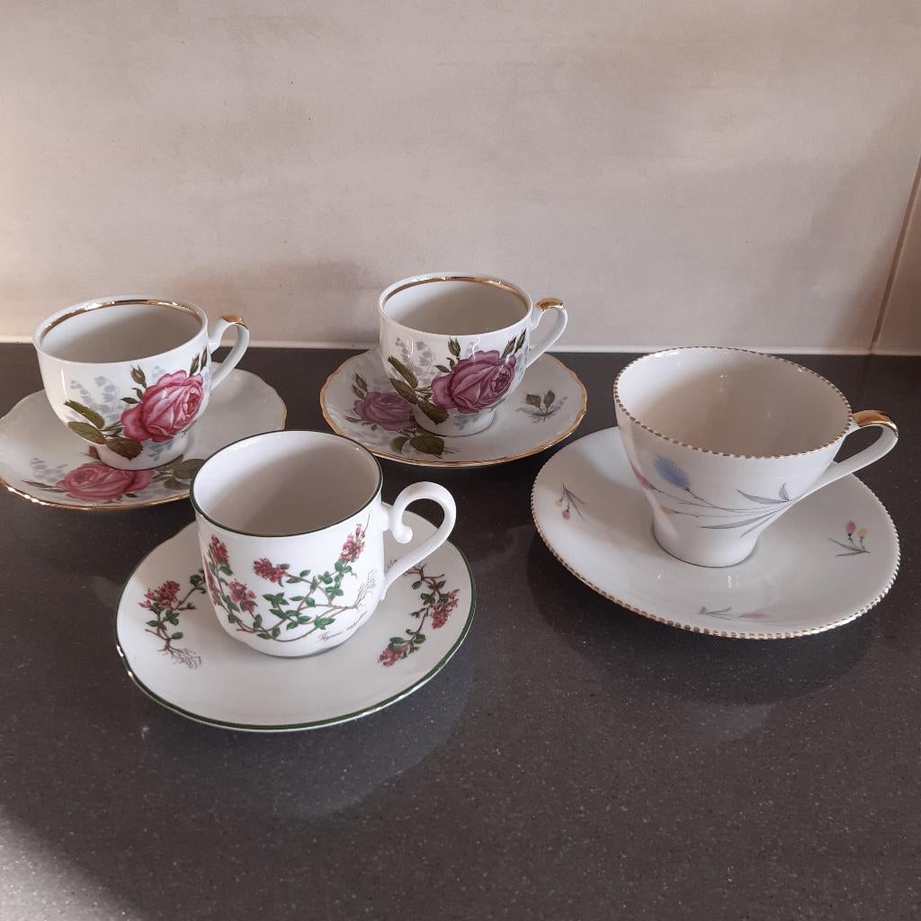 4 x kop en schotel Bavaria, Huis en Inrichting, Keuken | Servies, Ophalen, Zo goed als nieuw, Overige stijlen, Kop(pen) en/of Schotel(s)