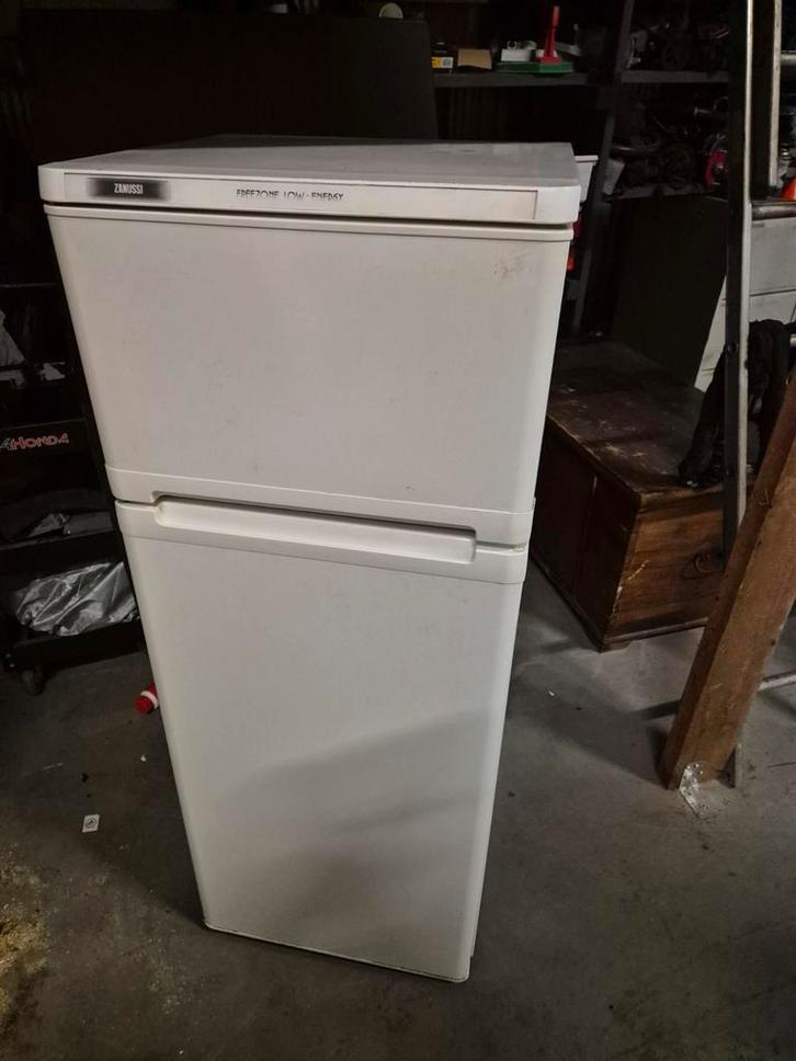 Koelvriescombinatie - Man Cave/Camping - €30, Witgoed en Apparatuur, Koelkasten en IJskasten, Gebruikt, Met vriesvak, 200 liter of meer