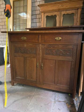 Mooi antiek kastje met veel mooie details! beschikbaar voor biedingen