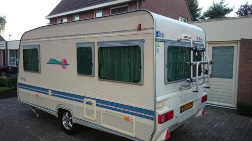 Adria Caravan (aanbieding), Caravans en Kamperen, Caravans, Particulier, tot en met 4, 750 - 1000 kg, Treinzit, Adria, 2 aparte bedden