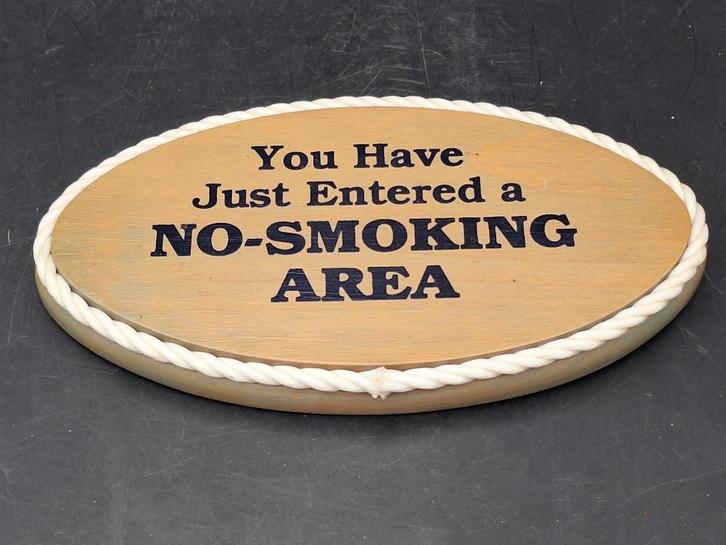houten plaatje "NO-SMOKING AREA" jaren 80, Antiek en Kunst, Curiosa en Brocante, Ophalen of Verzenden