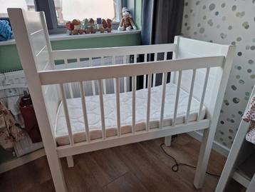 Wiegje incl toebehoren beschikbaar voor biedingen