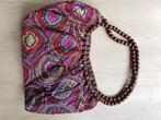 Gekleurde (strand)tas met kralen handvat, Sieraden, Tassen en Uiterlijk, Tassen | Damestassen, Ophalen of Verzenden, Zo goed als nieuw