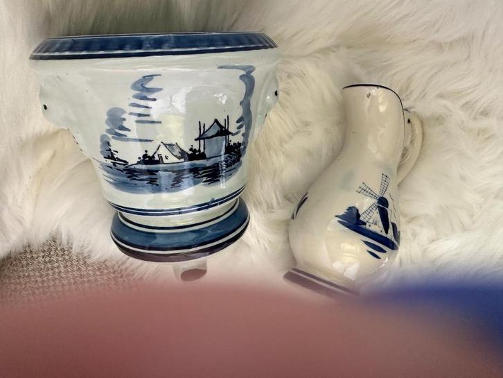 Delfts blauw vaasje en bloempotje, Antiek en Kunst, Antiek | Keramiek en Aardewerk, Ophalen of Verzenden
