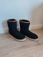 Limited edition ugg maat 38 zwart / bruin met witte zool en, Hoge laarzen, UGG, Zwart, Ophalen of Verzenden