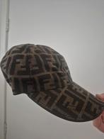 Te koop mooie FENDI pet, Ophalen of Verzenden, Zo goed als nieuw